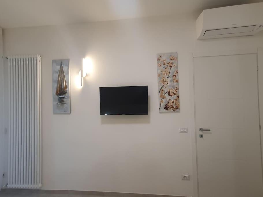 Lecci Al Mare Apartment San Vincenzo Exterior photo